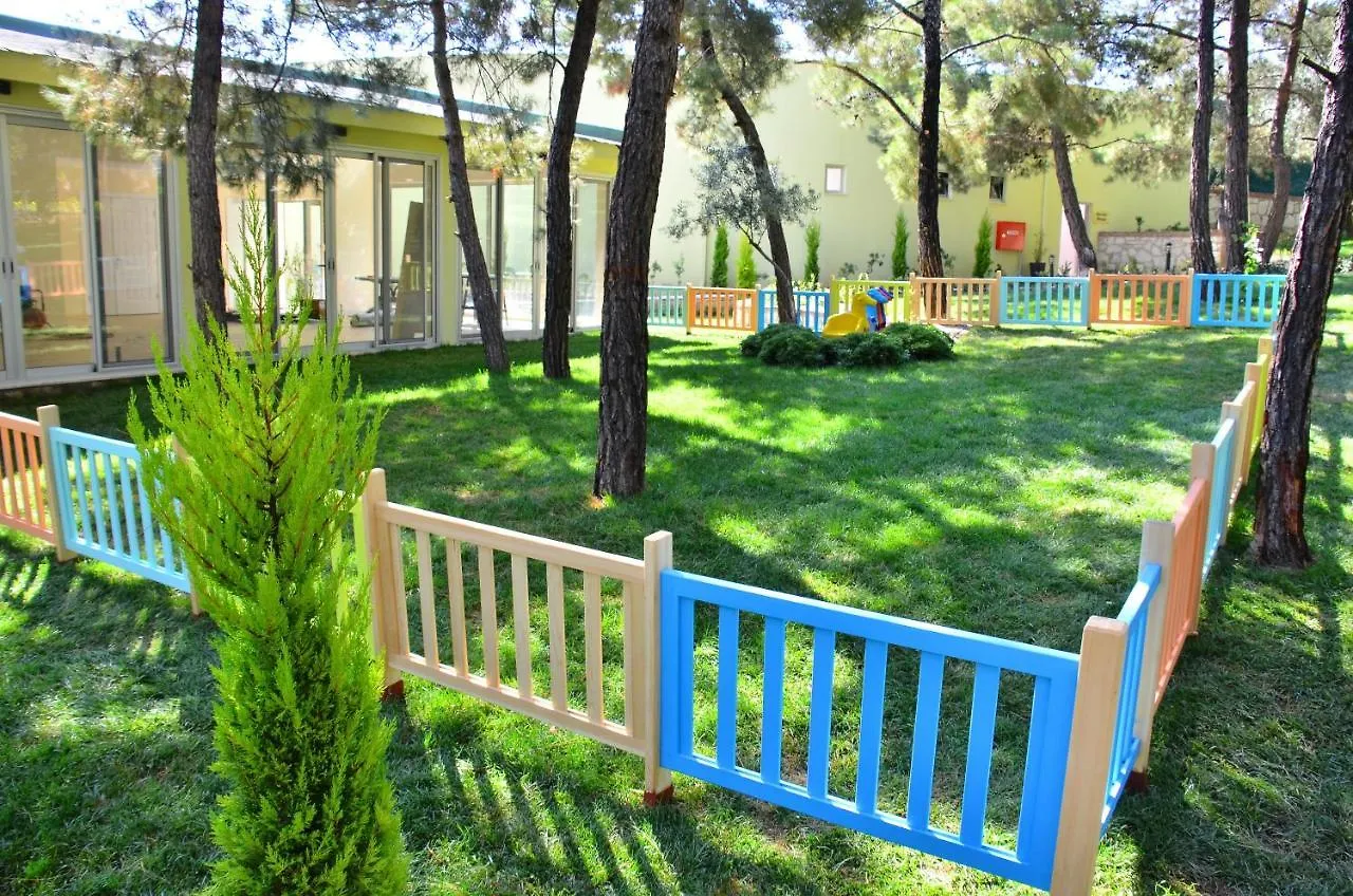 Peninsula Pine Club Boutique Hotel & Spa Κουσάντασι Ξενοδοχείο με διαμερίσματα