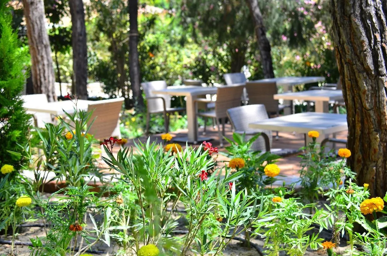 アパートホテル Peninsula Pine Club Boutique Hotel & Spaクシャダス