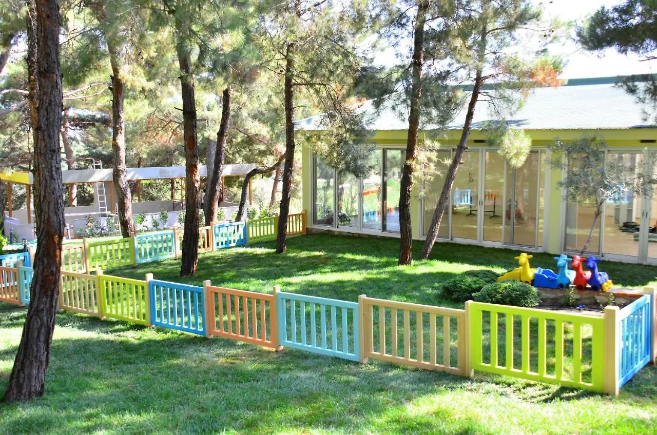 Peninsula Pine Club Boutique Hotel & Spaクシャダス アパートホテル クシャダス
