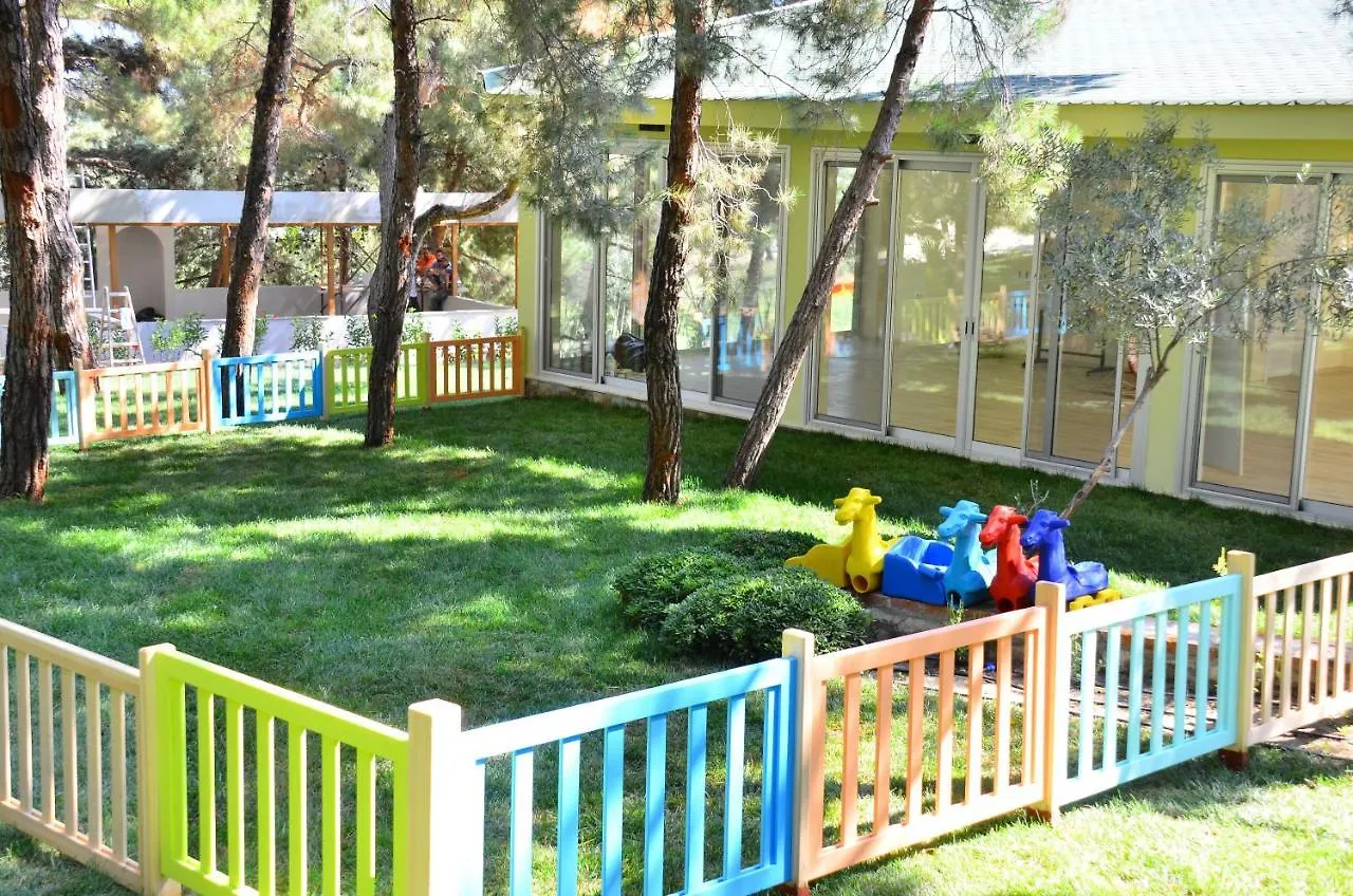 アパートホテル Peninsula Pine Club Boutique Hotel & Spaクシャダス